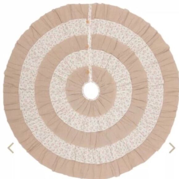 NEW! Beautiful Farmhouse Ruffled Christmas Tree Skirt Floral Country Victorian - Picture 2 of 4